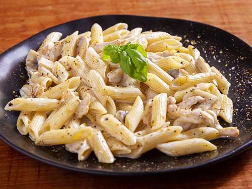 Kremalı Tavuklu Mantarlı Penne