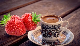 Dağ Çilekli Türk Kahvesi