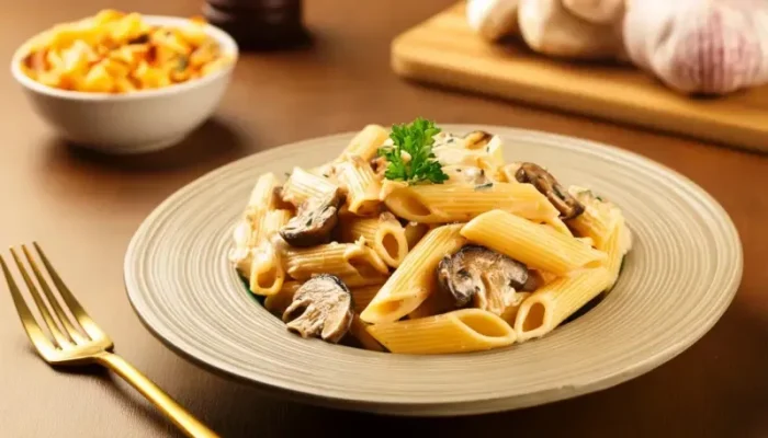Kremalı Mantarlı Penne